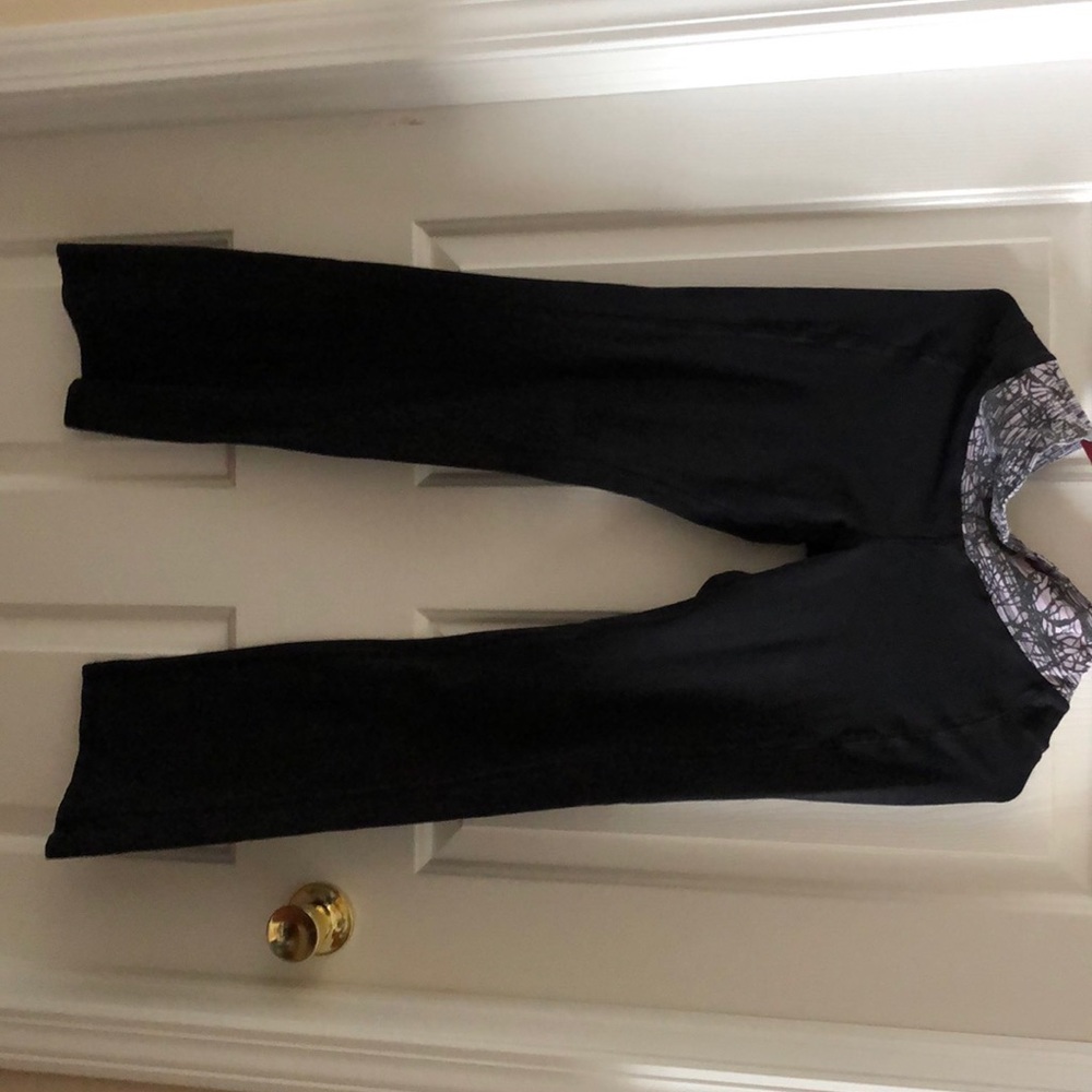 Black yoga pants
